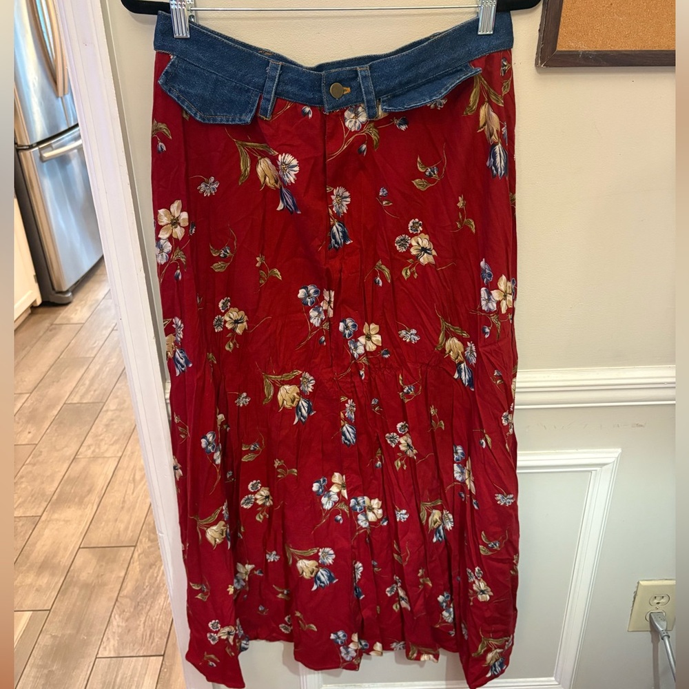 Carolina Colours Vintage Y2K 90s Floral Red Denim Waist Skirt